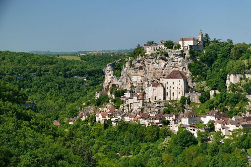 Castelwood: comfortable ecological chalets with swimming pool in the Dordogne. Aquitaine - Biron visuel 1/5 Castelwood: comfortable ecological chalets with swimming pool in the Dordogne. Aquitaine - Biron visuel 1/5