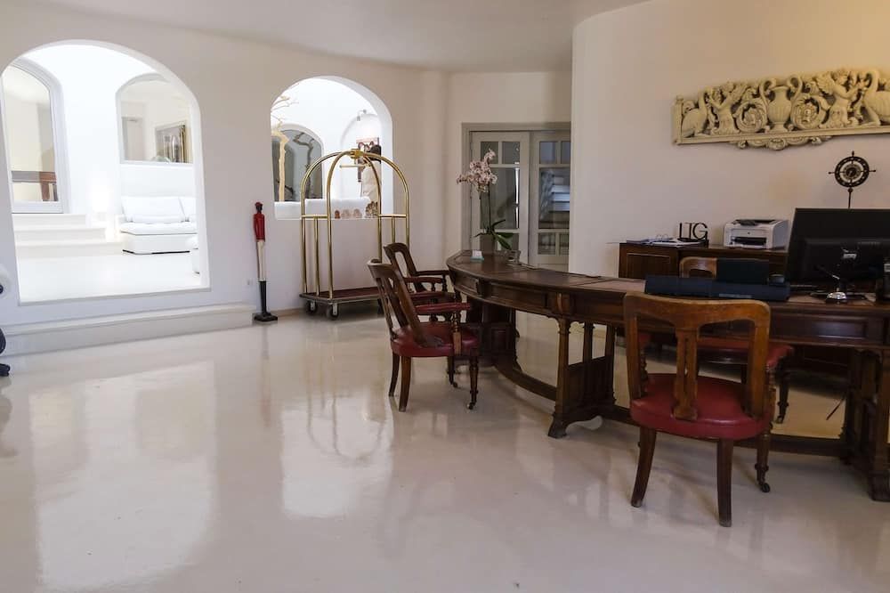 Tharroe of Mykonos Boutique Hotel