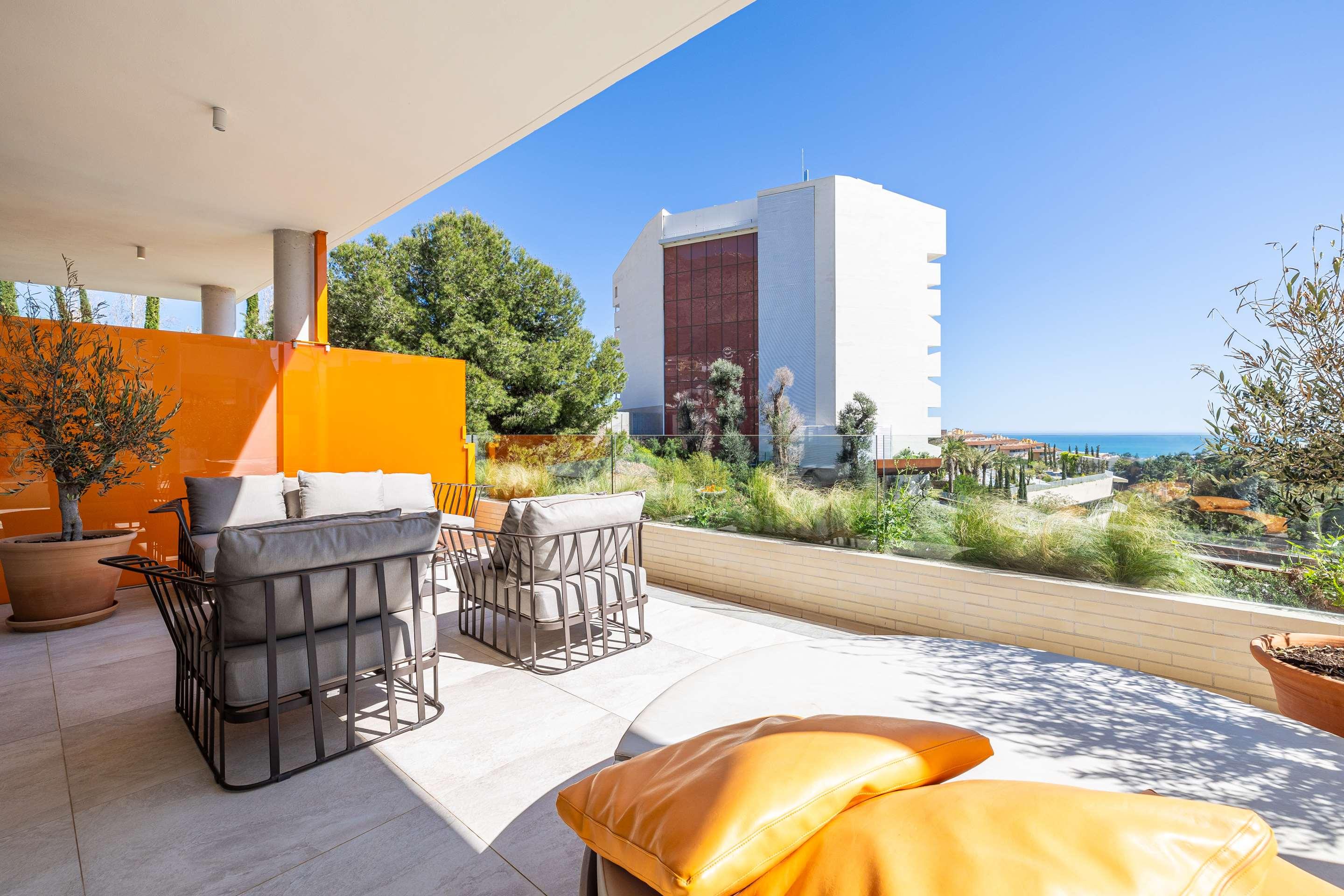 ice-1071367240-118219479-228657 Leiro Residences