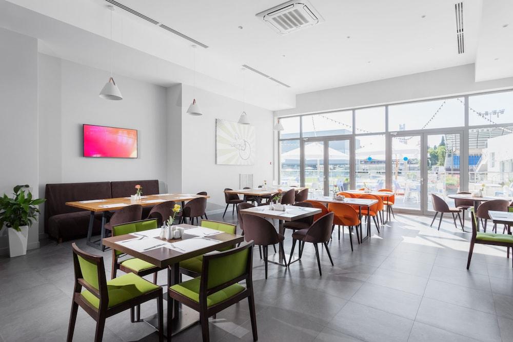 sembo-2066716-48e441-154651 Sport Inn Hotel