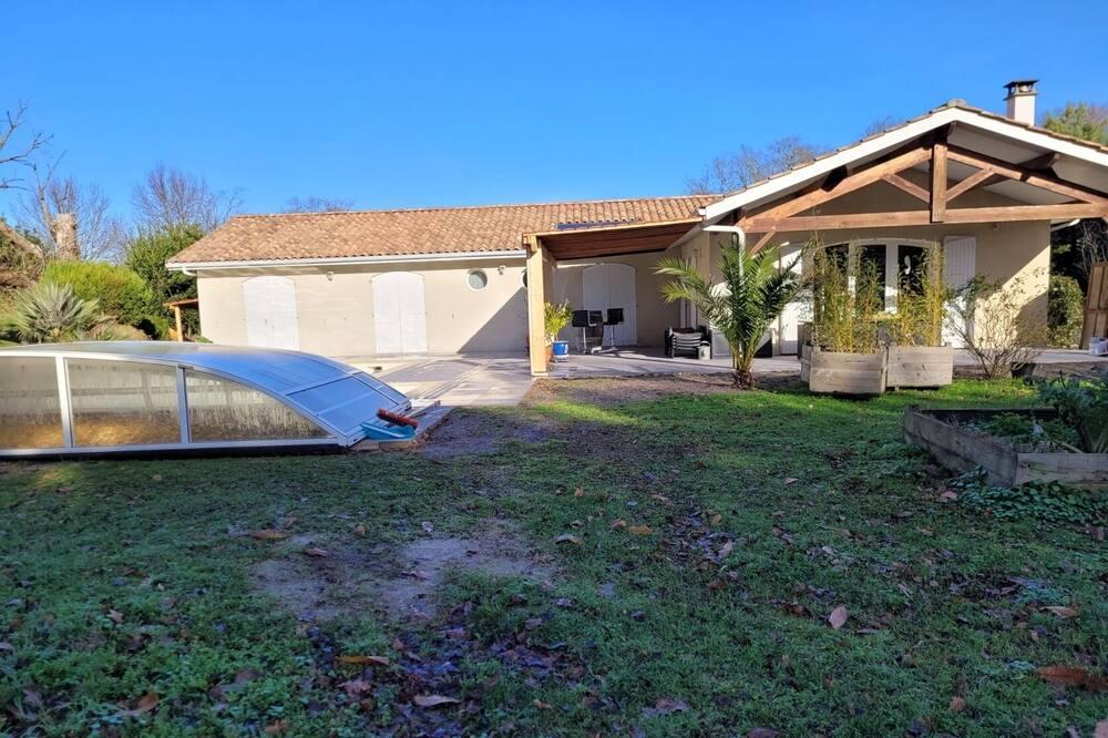 air-conditioned house with indoor pool 5 minutes from the ocean Aquitaine - Vensac visuel 1/10 air-conditioned house with indoor pool 5 minutes from the ocean Aquitaine - Vensac visuel 1/10