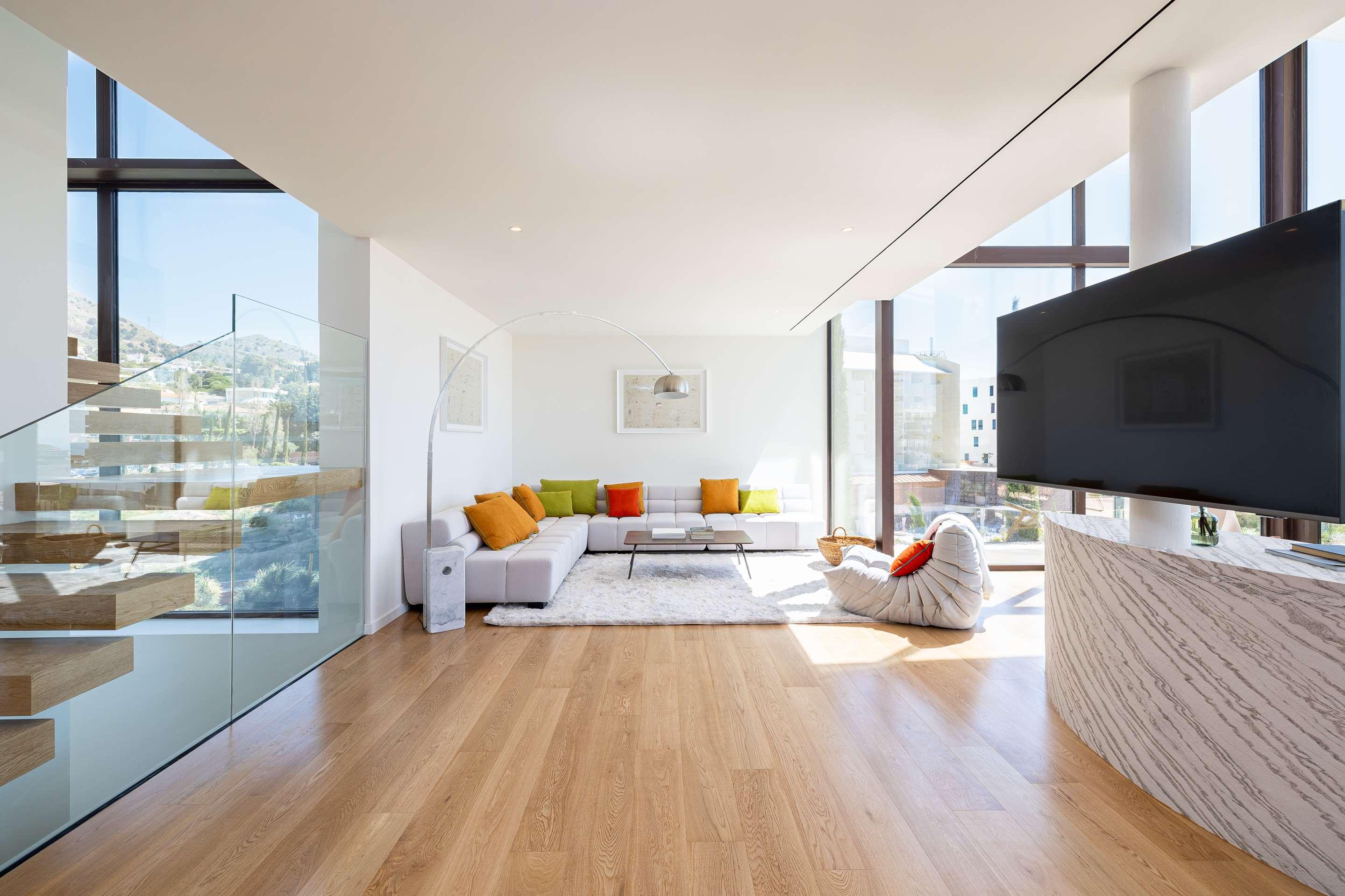 ice-1071367240-118218849-541780 Leiro Residences