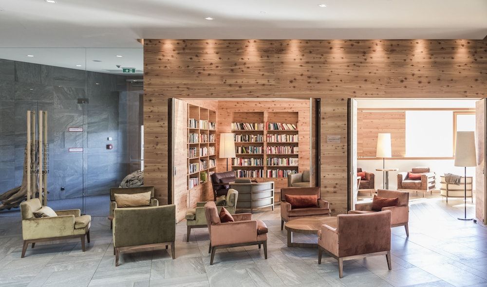 Nidum - Casual Luxury Hotel