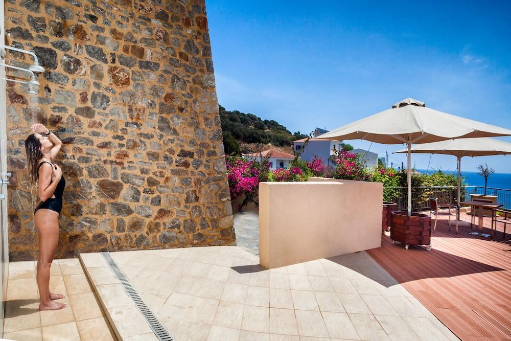 sembo-332359-00c7dd-793119 Kythea Resort