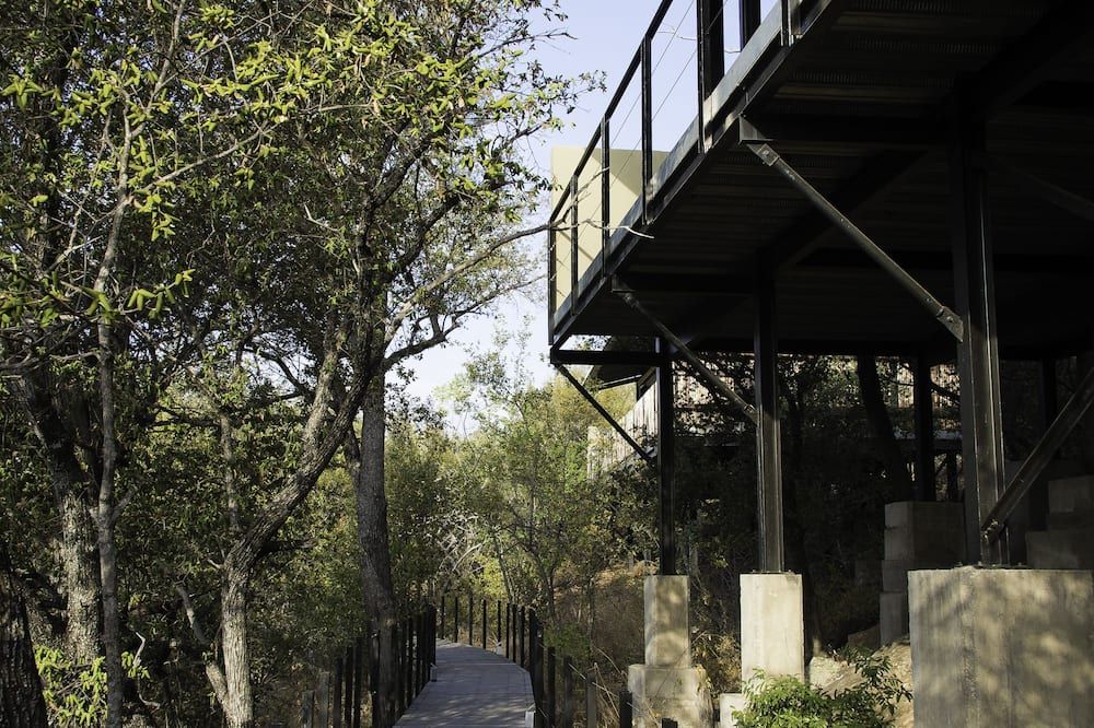 The Outpost & Pel's Post