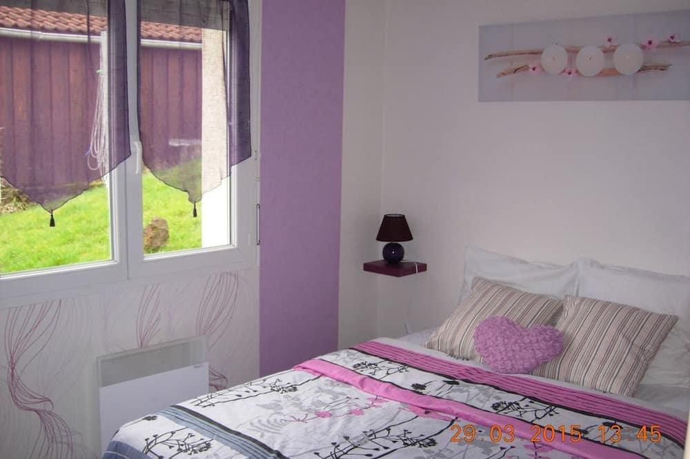Villa with view of the lake on 450ha and spa for 6 persons Auvergne - Saint-Jacques-d'Ambur visuel 2/5 Villa with view of the lake on 450ha and spa for 6 persons Auvergne - Saint-Jacques-d'Ambur visuel 2/5