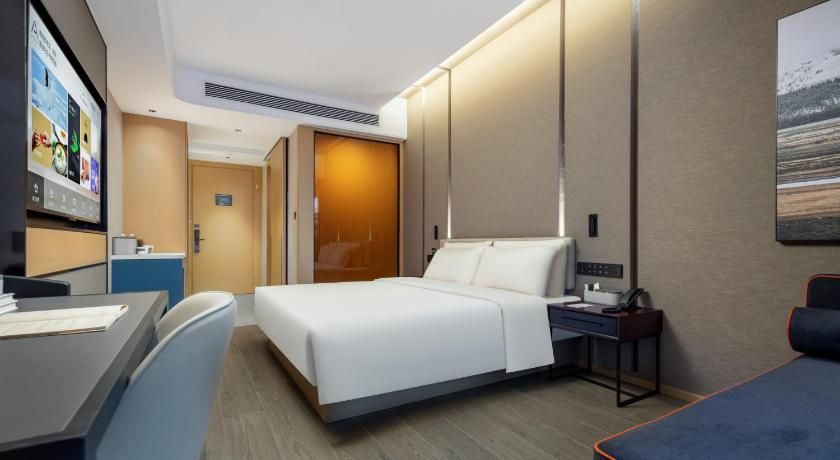 Atour Hotel Meizhou West Railway Station R&F Center