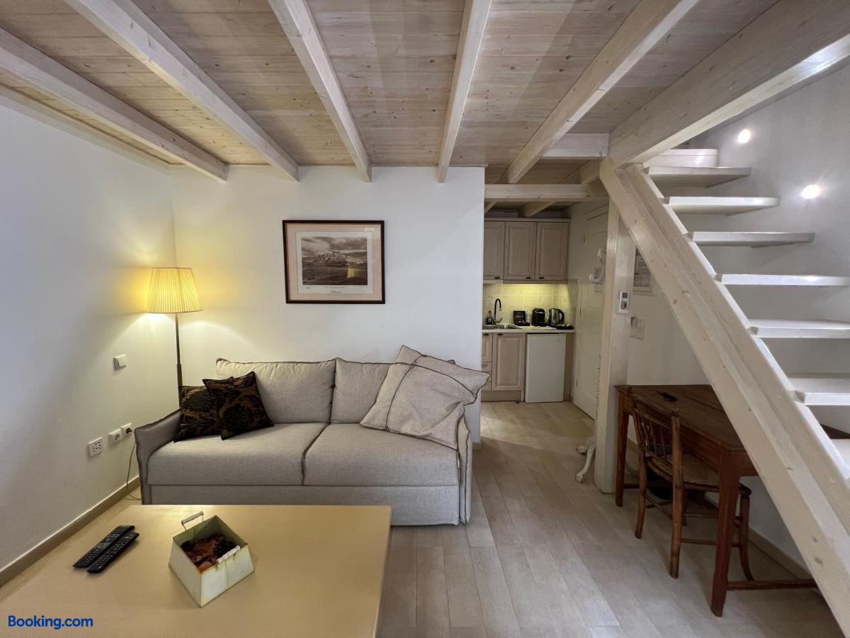 booking-684144-615917317-086345 PortaDelMare deluxe suites