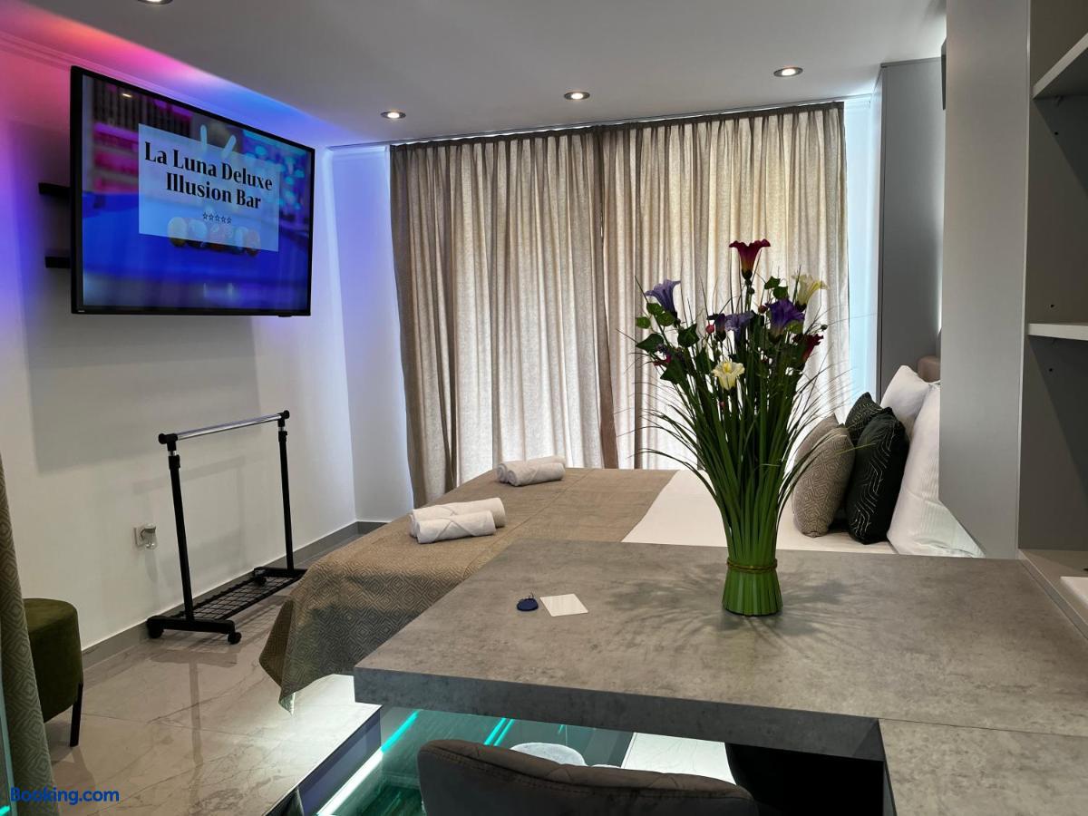 booking-1071692908-581567979-503554 La Luna Petite Suite Deluxe with Free Jacuzzi, Bikes & Covered Parking