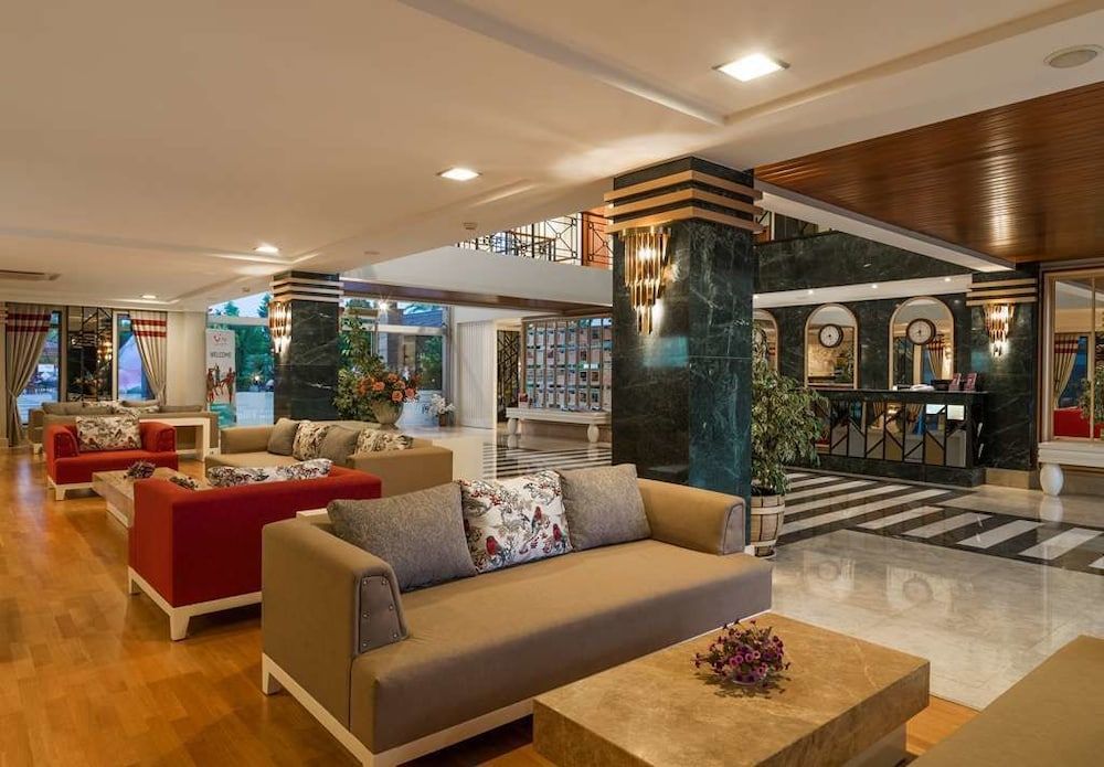 sembo-2860146-619244-802136 Felicia Village