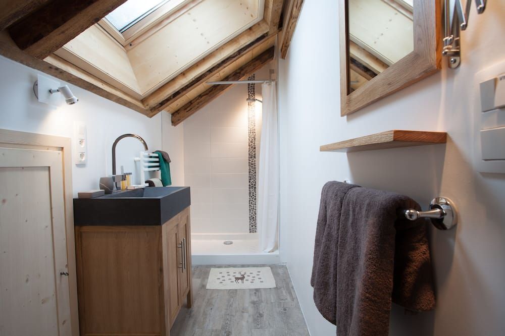 The Rachasses The Feet Of The Great Montets, Overlooking Mont Blanc For 8 People