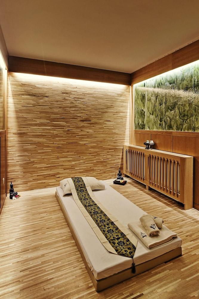 Grandezza Hotel Luxury Palace