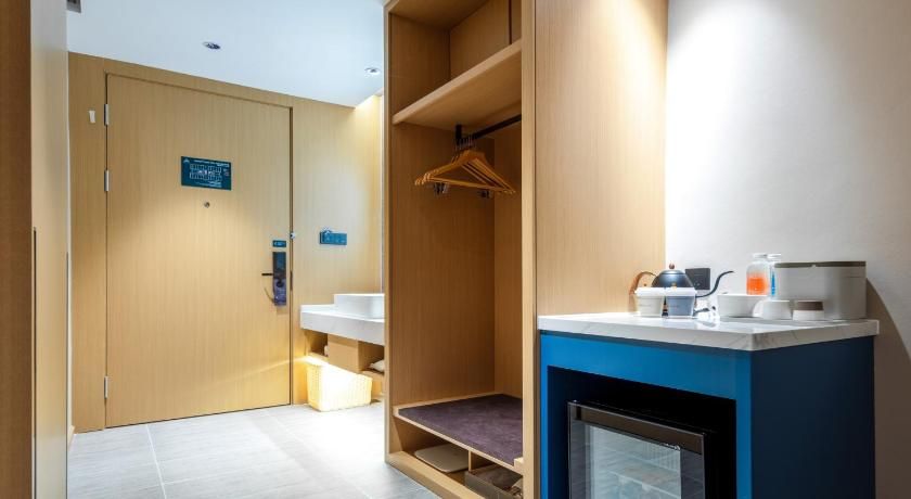 Atour Hotel Meizhou West Railway Station R&F Center