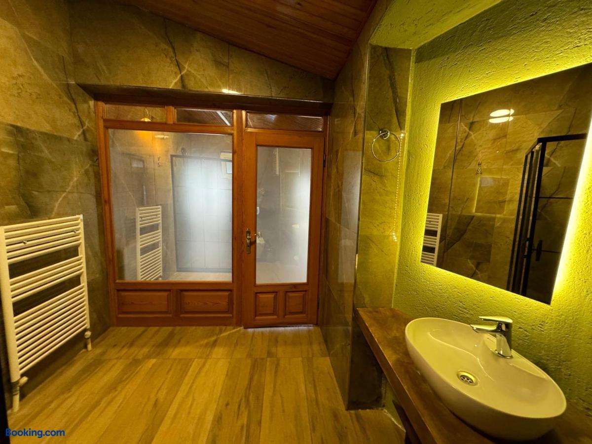 booking-1071604422-551994710-297935 Treekos Suite Hotel Istanbul Airport