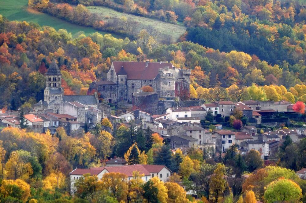 September/October in AYDAT comfortable house for 4 people, Auvergne volcanoes Auvergne - Aydat visuel 2/5 September/October in AYDAT comfortable house for 4 people, Auvergne volcanoes Auvergne - Aydat visuel 2/5