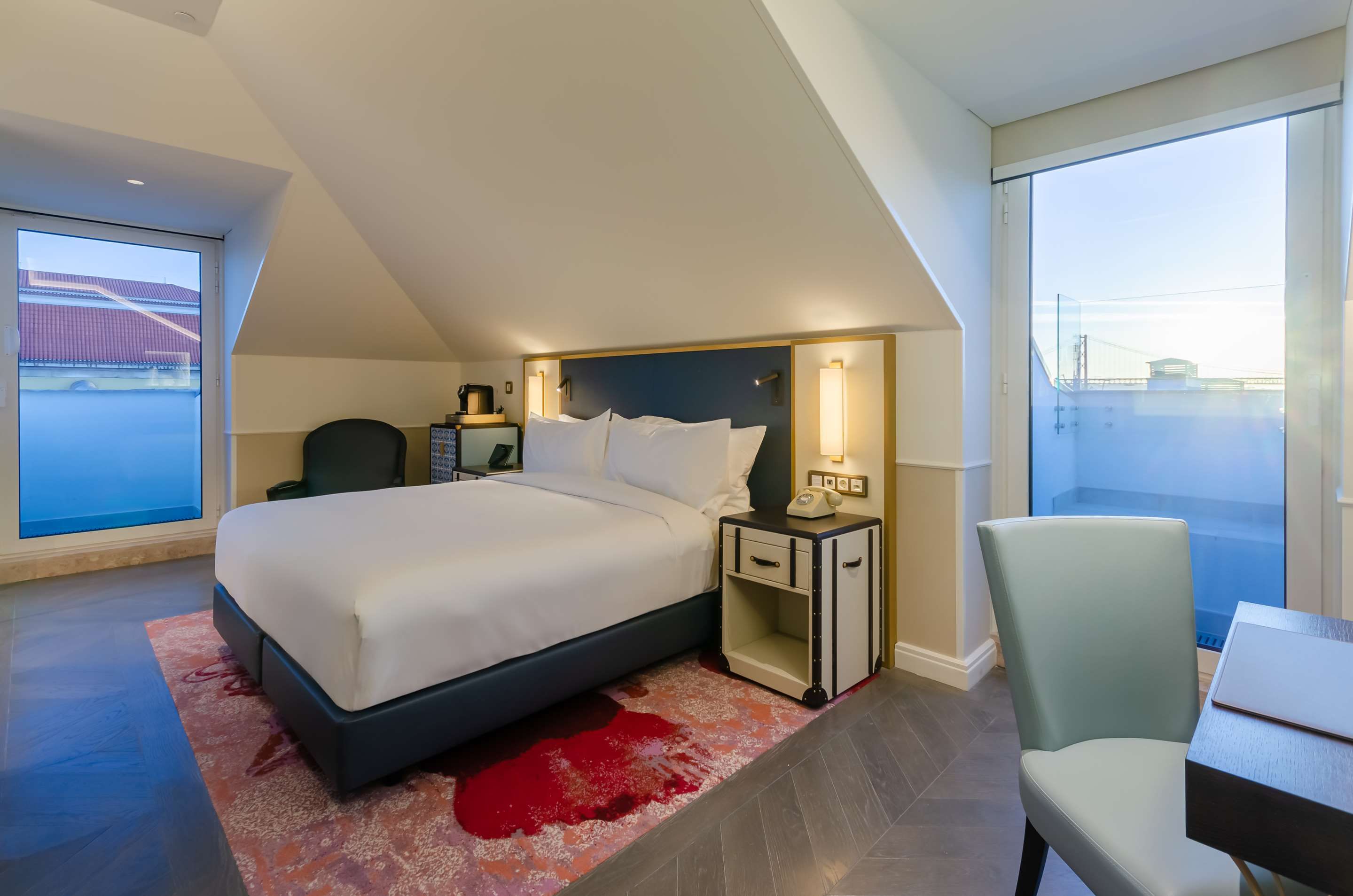 The Emerald House Lisbon, Curio Collection by Hilton