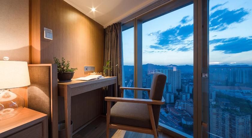 Bai Yun Qin She Boutique