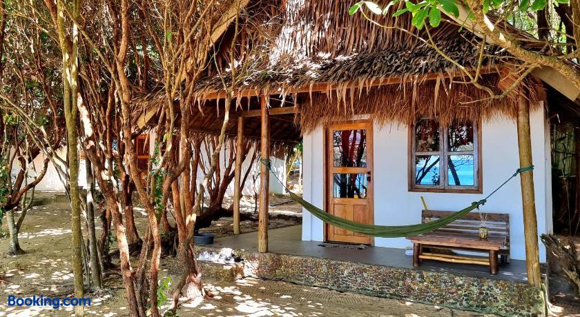 booking-898259-492204706-186704 Sunboo Beach Bungalows