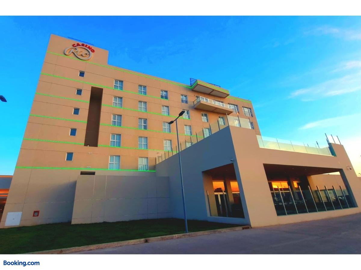 booking-1072106157-630828185-851174 Hotel y Casino del Río - Viedma