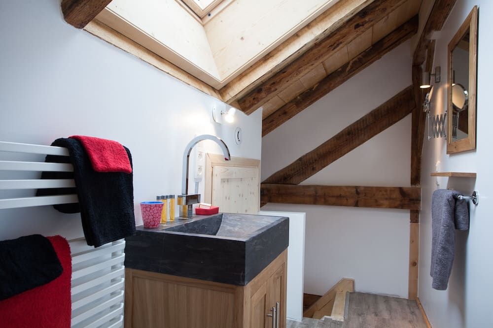 The Rachasses The Feet Of The Great Montets, Overlooking Mont Blanc For 8 People