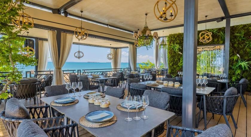 Onyx Beach Residence - Free Parking & Beach Access