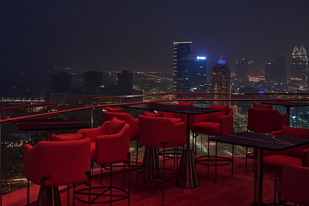 sembo-1070399172-74352b-963059 W Dubai - Mina Seyahi