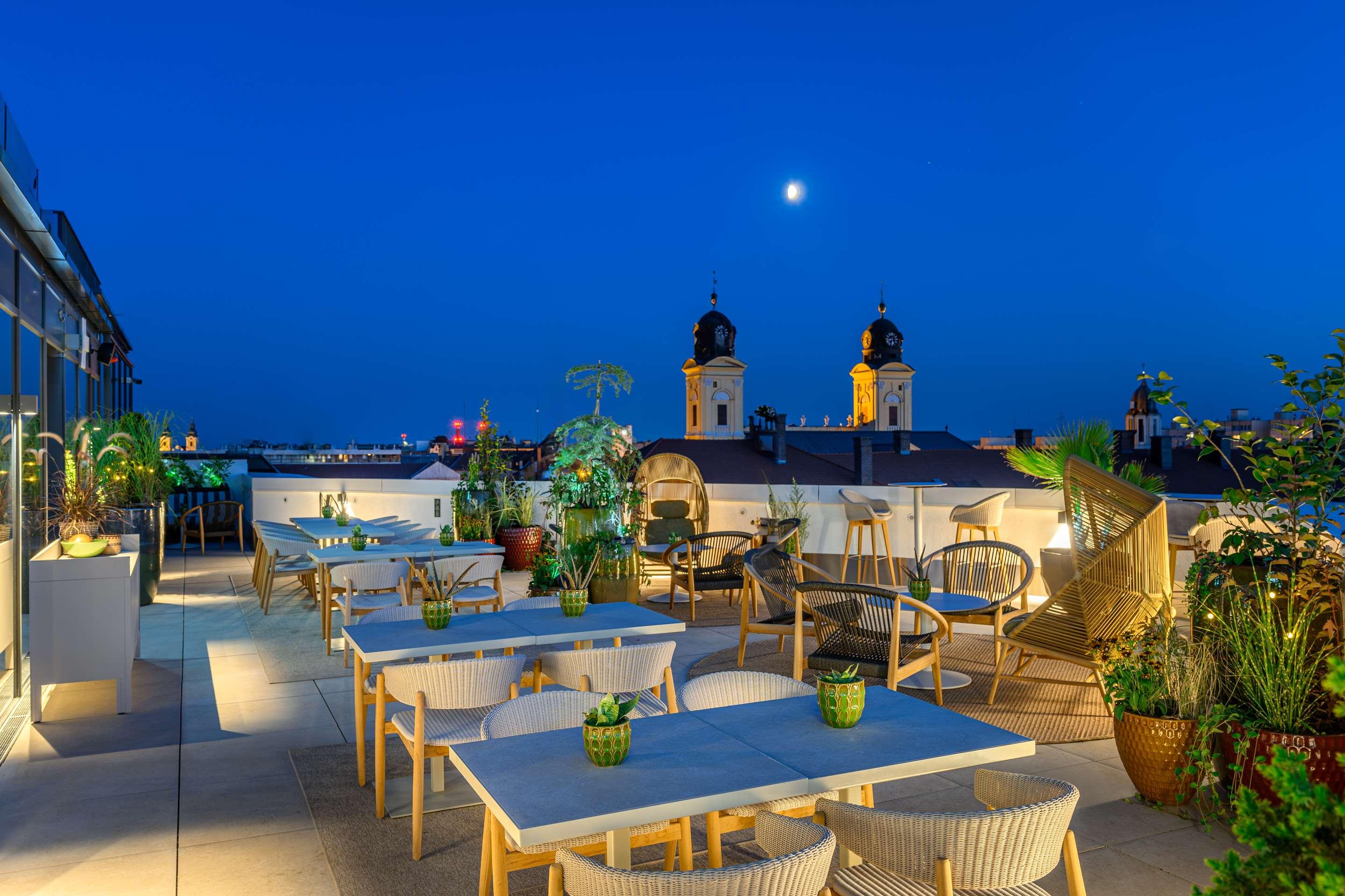 ice-1070826323-121630528-508228 Hilton Garden Inn Debrecen City Center