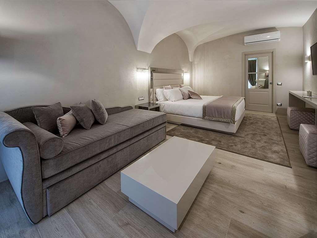 ice-127706-67162322_3XL-076867 Terrace Pantheon Relais