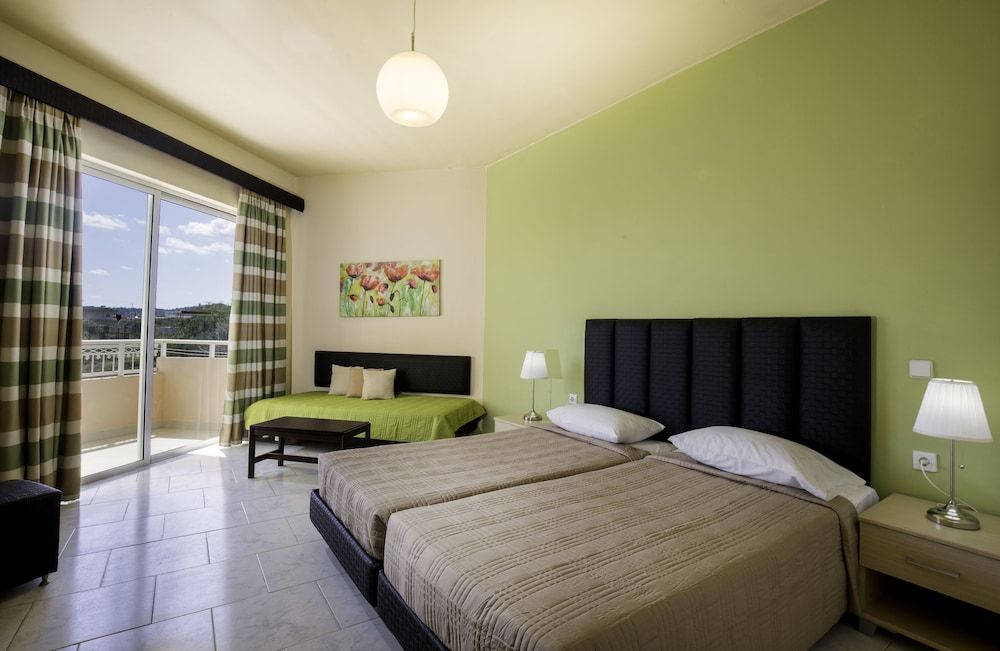 Lyristis Dinos Studios & Apartments 4