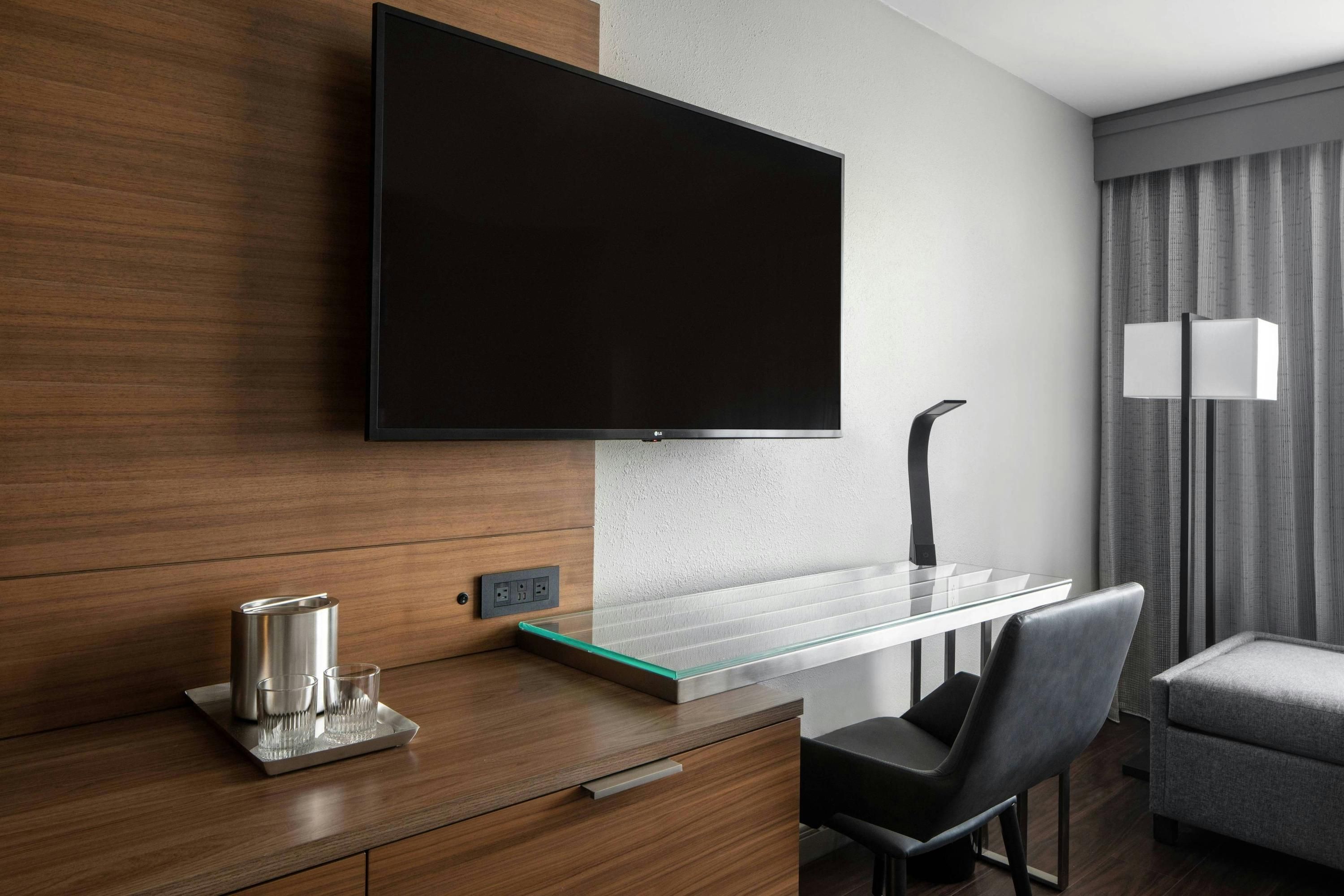 New Orleans Marriott Warehouse Arts District