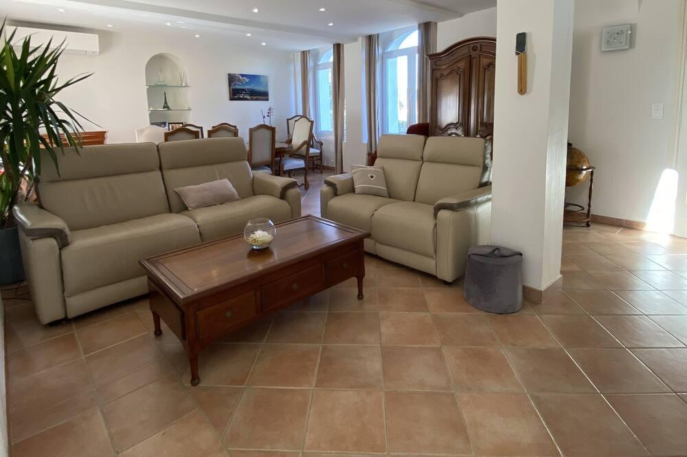 20mn from the beach, House and large swimming pool VAR. 3 bedrooms, 2 bathrooms, sleeps 7 Provence-Alpes-Côte d'Azur - Les Arcs sur Argens visuel 2/5 20mn from the beach, House and large swimming pool VAR. 3 bedrooms, 2 bathrooms, sleeps 7 Provence-Alpes-Côte d'Azur - Les Arcs sur Argens visuel 2/5