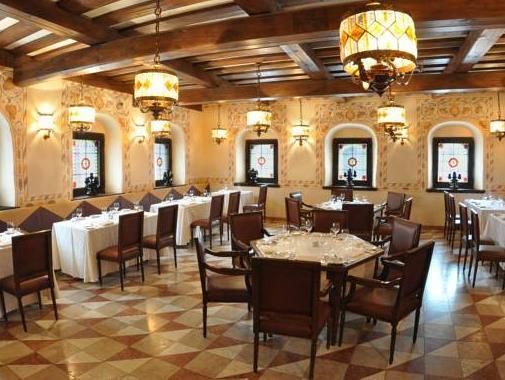 Dvor Podznoeva Glavniy Korpus