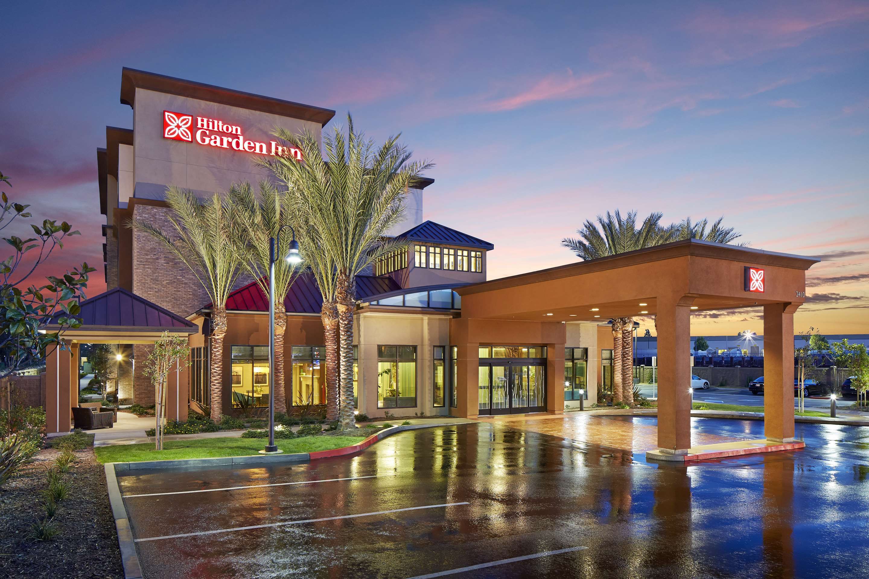 Hilton Garden Inn Los Angeles/Redondo Beach in Redondo Beach, the United  States from £78: Deals, Reviews, Photos | momondo