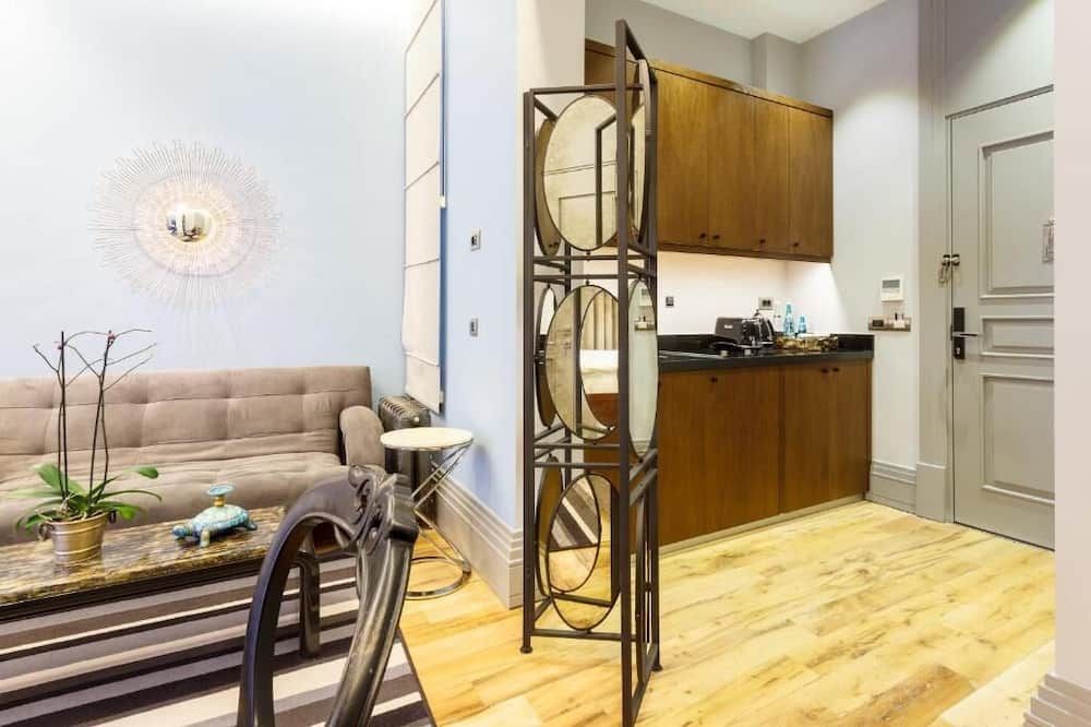 Ravouna 1906 Bosphorus Istanbul