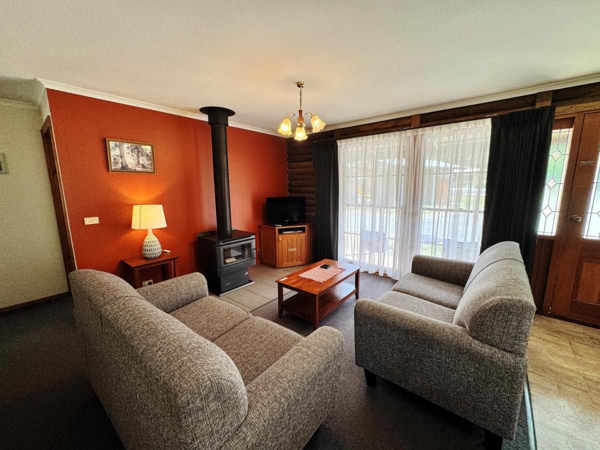 Halls Gap Log Cabins