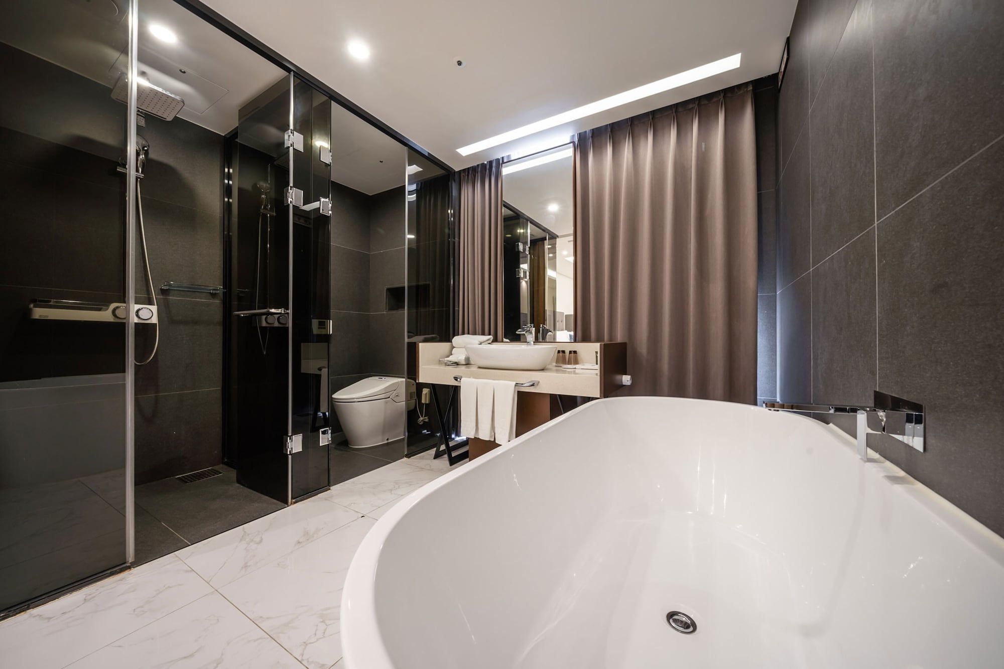 Sweet May Seogwipo Hotel