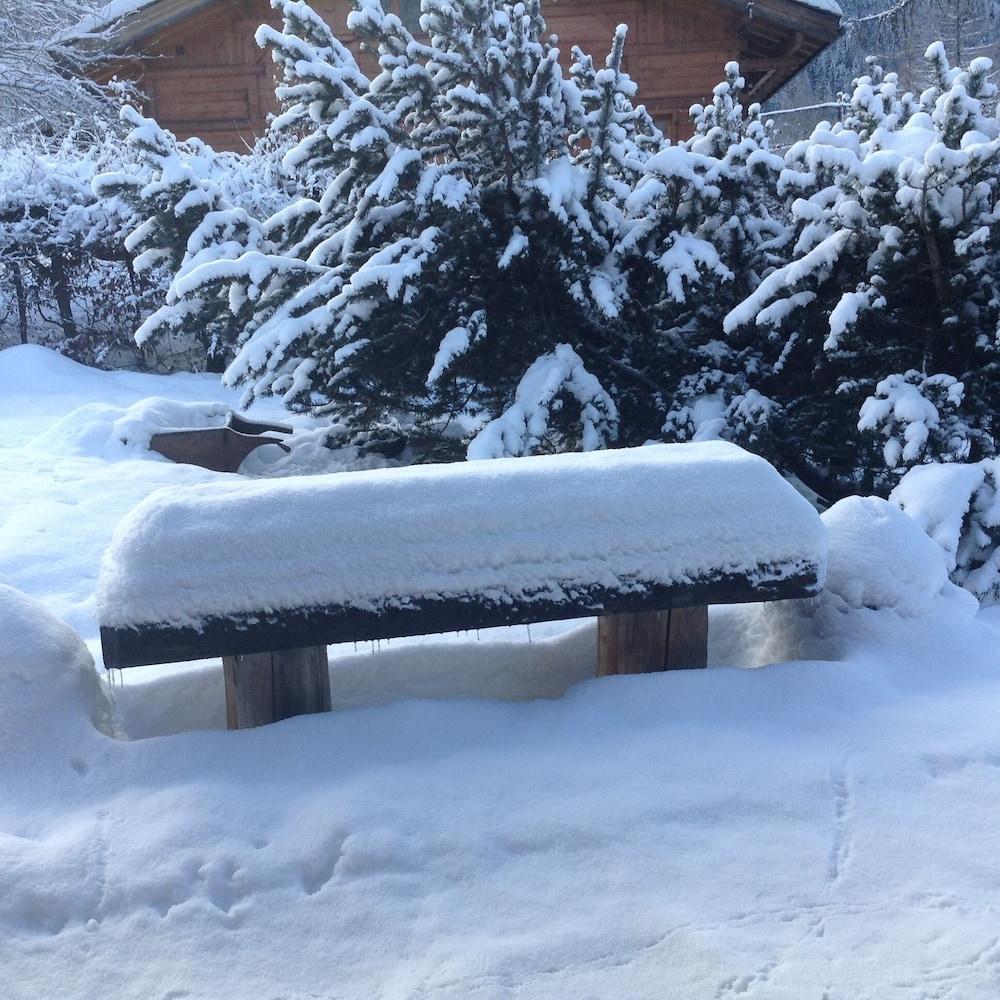 Chalet located in the heart of the Chamonix valley Rhône-Alpes - Les Houches visuel 4/5 Chalet located in the heart of the Chamonix valley Rhône-Alpes - Les Houches visuel 4/5
