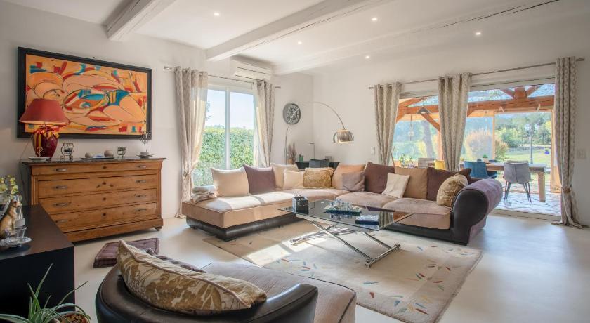 Villa Catalpa avec piscine Provence-Alpes-Côte d'Azur - Le Muy visuel 4/5 Villa Catalpa avec piscine Provence-Alpes-Côte d'Azur - Le Muy visuel 4/5