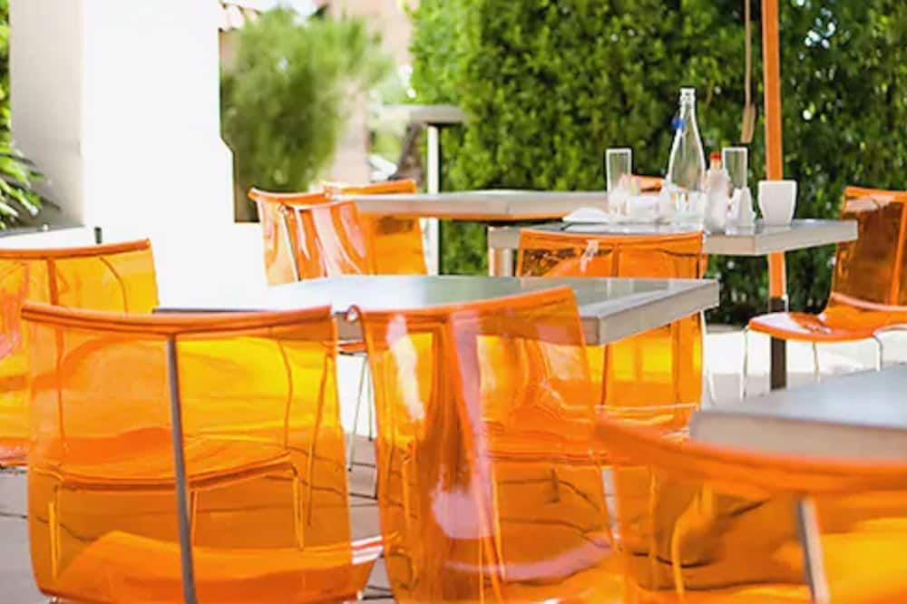 Alcazar Palm Springs