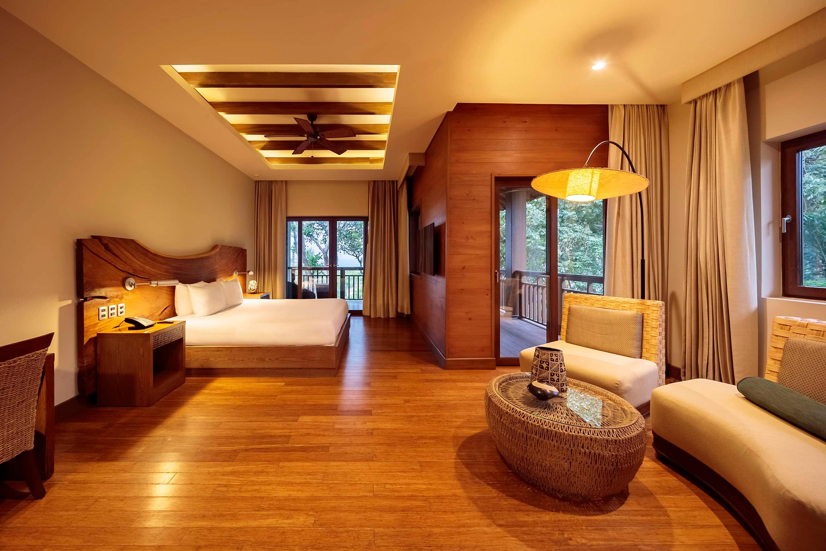 ice-2058707-108234611-867303 Indura Beach & Golf Resort Curio Collection By Hilton