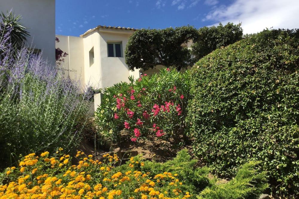 Private Domain Of Cala Rossa, Porto-Vecchio, Villa 6 Bedrooms, Magnificent View Corsica - Lecci visuel 3/5