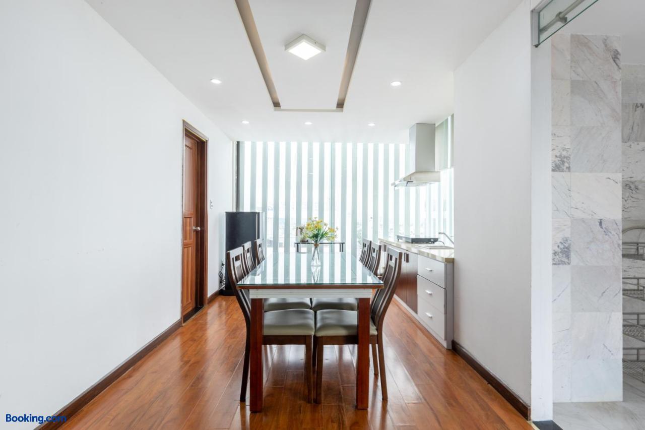 booking-1070875012-550108792-606939 Golden Sun Apartment by New Sky Travel