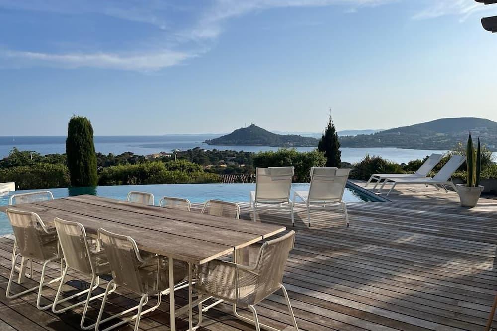 Villa With An Exceptional View Of The Sea And The Bay Of Agay Provence-Alpes-Côte d'Azur - Saint-Raphaël visuel 1/5 Villa With An Exceptional View Of The Sea And The Bay Of Agay Provence-Alpes-Côte d'Azur - Saint-Raphaël visuel 1/5
