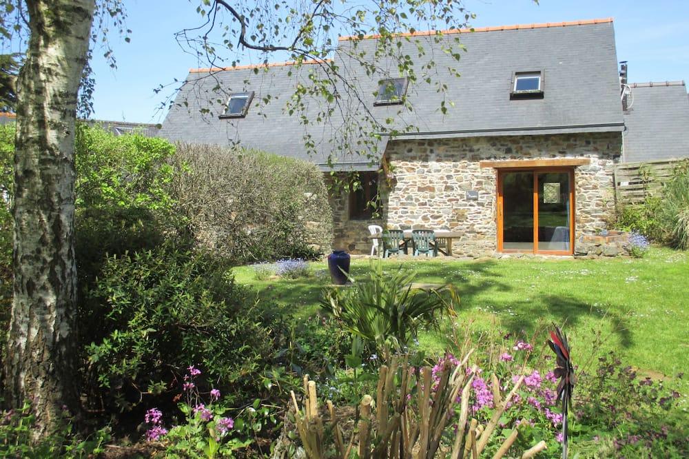Gites sleeps 10 with pool, games room, minutes from the sea Bretagne - Plestin-les-Grèves visuel 1/5 Gites sleeps 10 with pool, games room, minutes from the sea Bretagne - Plestin-les-Grèves visuel 1/5