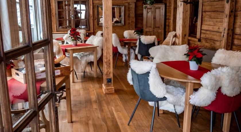 Les Chalets de la Serraz