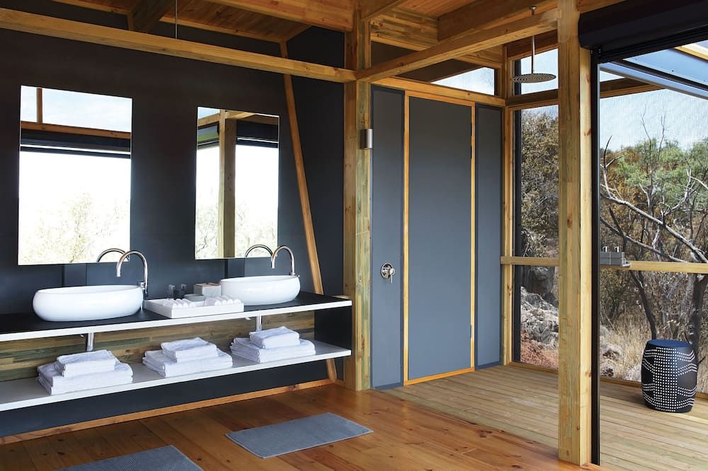 The Outpost & Pel's Post