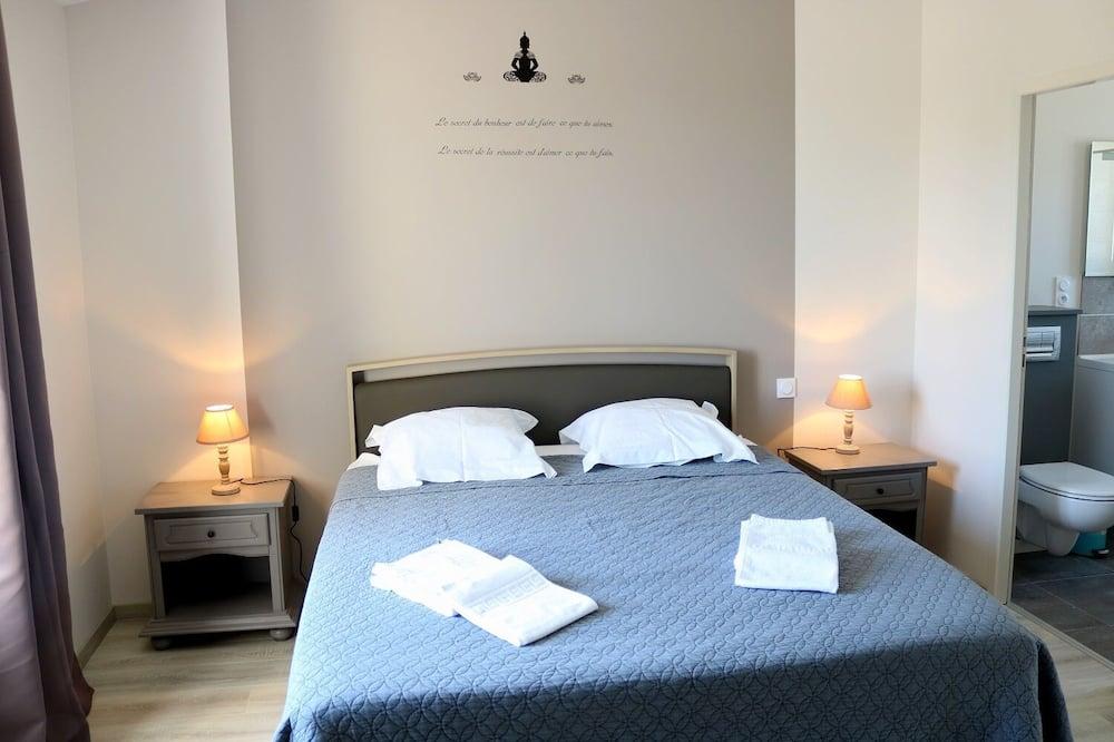 Gîte for 12 people, classified 4 with heated and covered swimming pool Pays de Loire - Mervent visuel 2/5 Gîte for 12 people, classified 4 with heated and covered swimming pool Pays de Loire - Mervent visuel 2/5