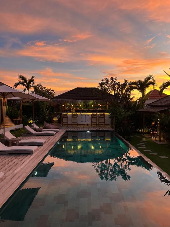 Ehoa Bali Nyanyi Boutique Hotel - In Front Of Entrance To Nuanu