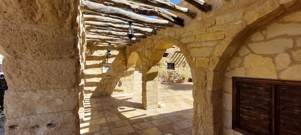sembo-95733-764979-813897 Hayat Zaman Hotel And Resort Petra