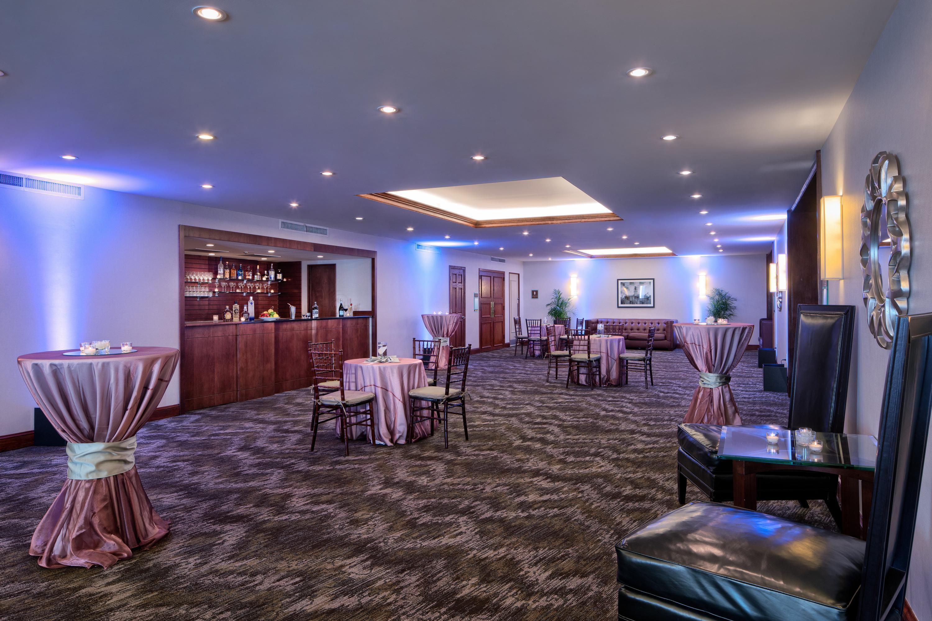 DoubleTree By Hilton Philadelphia Airport 105 1 4 7 Philadelphia   Leonardo 84987408  ABB5480 HDR 4 2 O 730519 